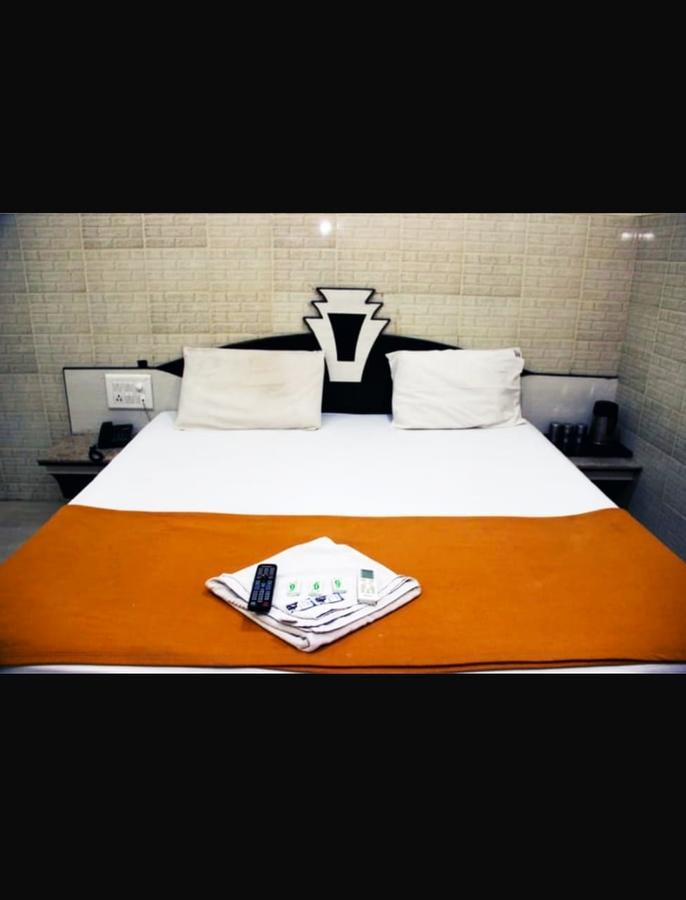 Hotel Apple Sai Residency Shirdi Esterno foto