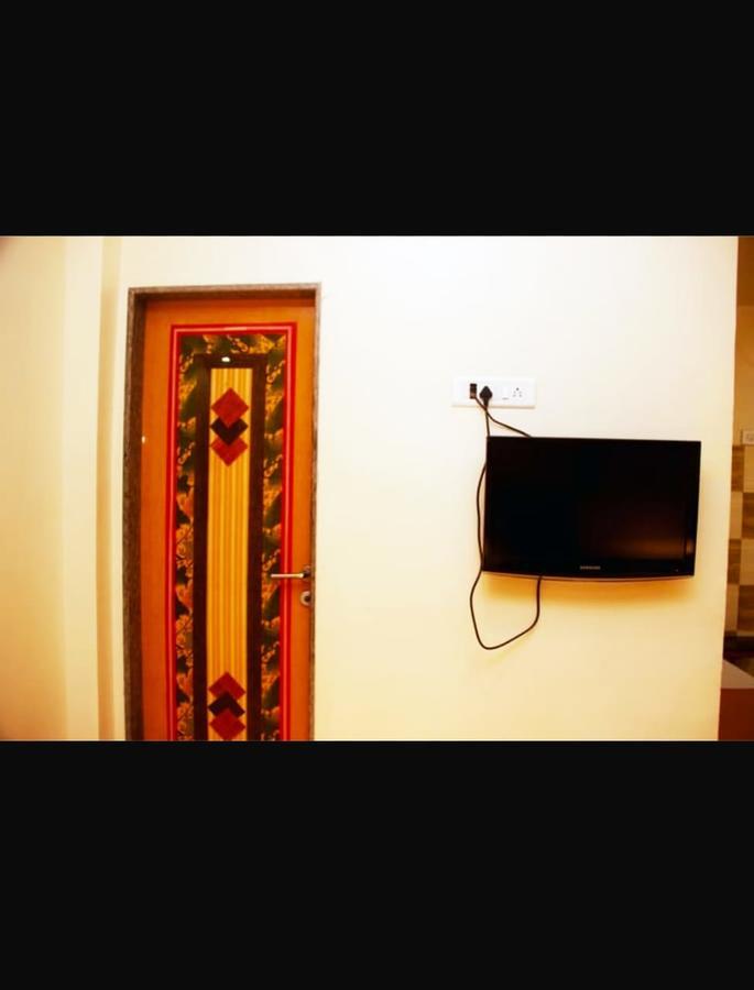 Hotel Apple Sai Residency Shirdi Esterno foto